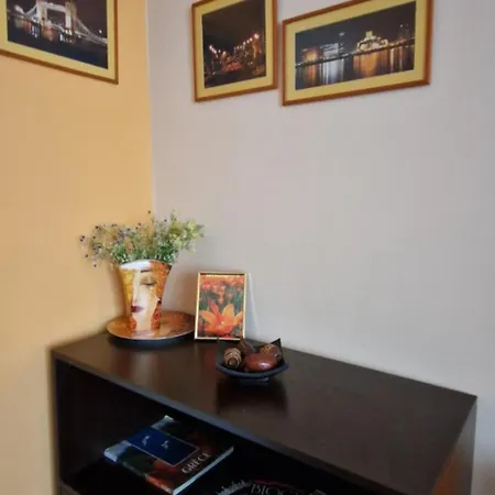 Apartment Sweet *